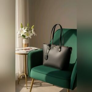 Sophisticated  Lovevook Black Shoulder Bag
